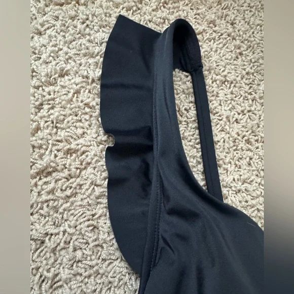 Women’s full coverage adjustable one-peice swimsuit with built in cups size 8-10 - Picture 6 of 9